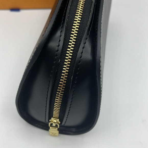 Louis Vuitton Black Dauphine Epi Pouch - Picture 5 of 14